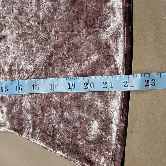 Dresscode LA, Size Unknown Dusty Rose Crushed Velvet Long Sleeve Top - Picture 8 of 9